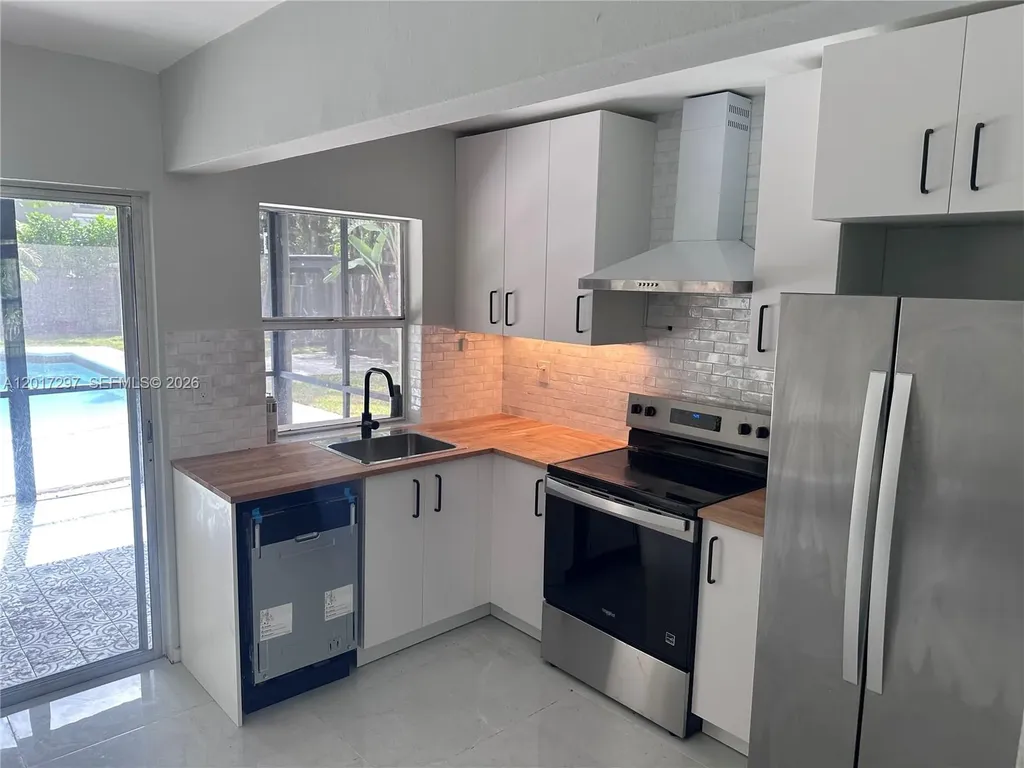 200 SE 19th Street Fort Lauderdale FL 33316