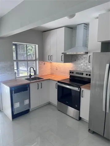 200 SE 19th Street Fort Lauderdale FL 33316