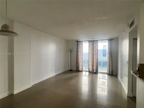 5091 NW 7th Street Miami FL 33126