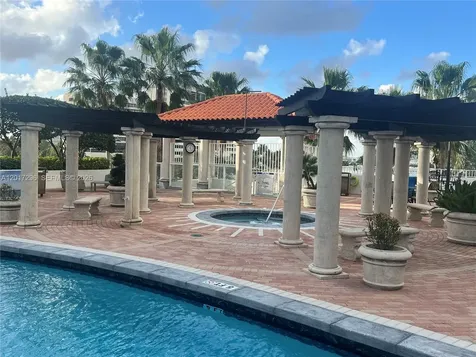 5091 NW 7th Street Miami FL 33126