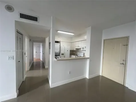 5091 NW 7th Street Miami FL 33126