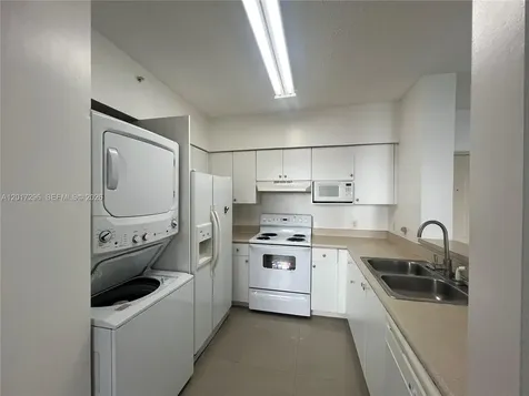 5091 NW 7th Street Miami FL 33126