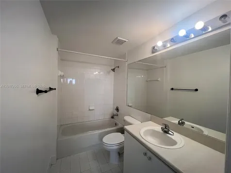 5091 NW 7th Street Miami FL 33126