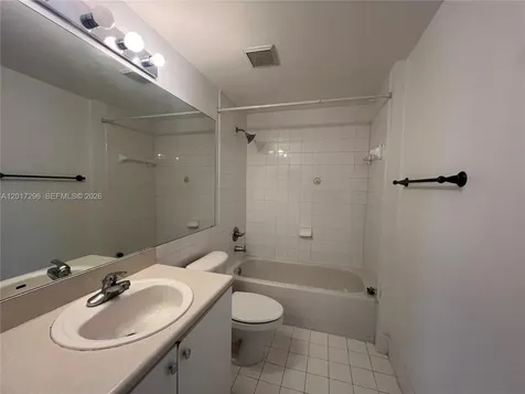 5091 NW 7th Street Miami FL 33126