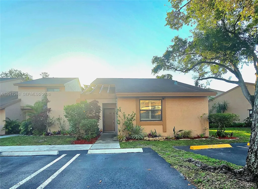 19 Chestnut Circle Cooper City FL 33026