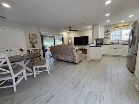 19 Chestnut Circle Cooper City FL 33026