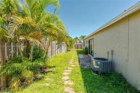 8340 NW 193rd Lane Hialeah FL 33015