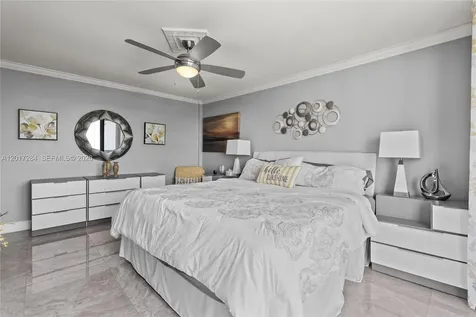 2425 Presidential Way West Palm Beach FL 33401