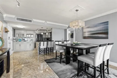 2425 Presidential Way West Palm Beach FL 33401
