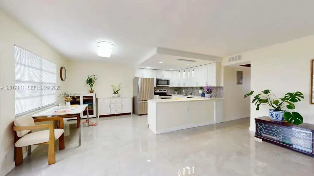 325 Wellington G West Palm Beach FL 33417