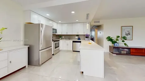 325 Wellington G West Palm Beach FL 33417