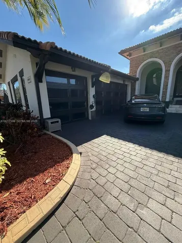 19596 SW 130th Avenue Road Miami FL 33177