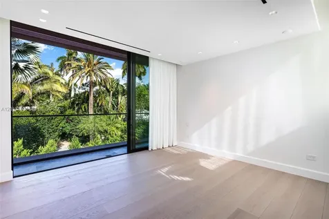 2520 Shelter Avenue Miami Beach FL 33140