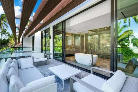 2520 Shelter Avenue Miami Beach FL 33140