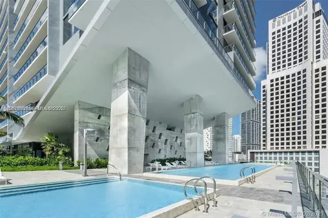 68 SE 6th Street Miami FL 33131