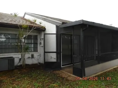 6388 E Pinehurst Circle E Tamarac FL 33321