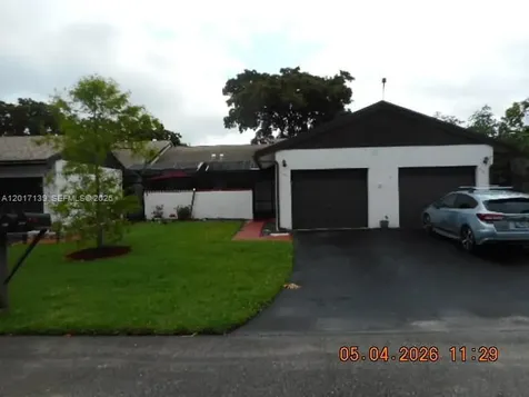 6388 E Pinehurst Circle E Tamarac FL 33321