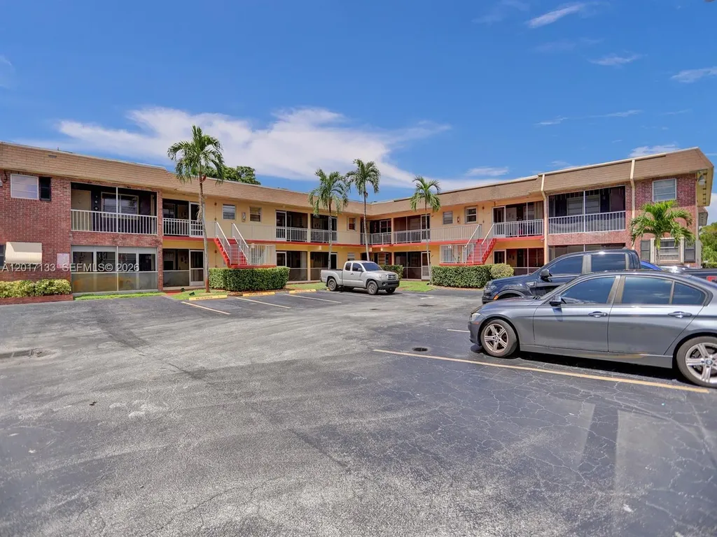 2040 NW 81st Avenue Pembroke Pines FL 33024