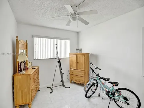 2040 NW 81st Avenue Pembroke Pines FL 33024