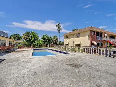 2040 NW 81st Avenue Pembroke Pines FL 33024