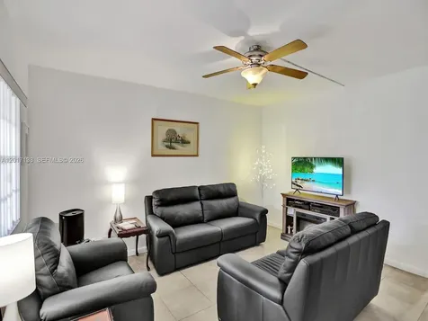 2040 NW 81st Avenue Pembroke Pines FL 33024