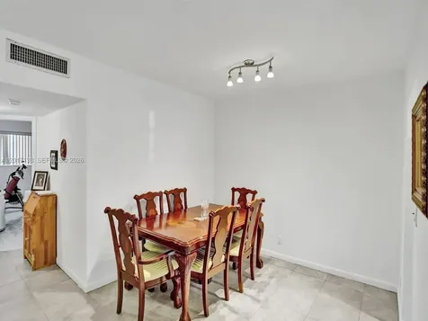 2040 NW 81st Avenue Pembroke Pines FL 33024