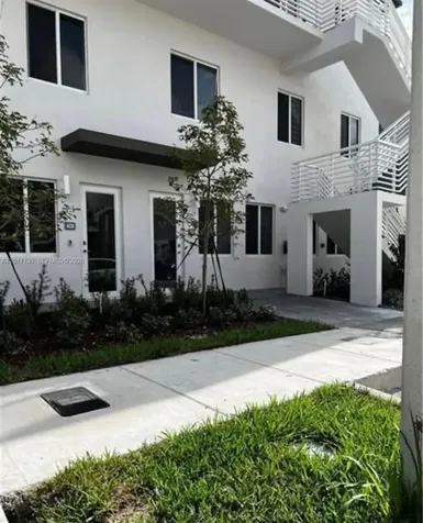 6453 NW 102nd Path Doral FL 33178