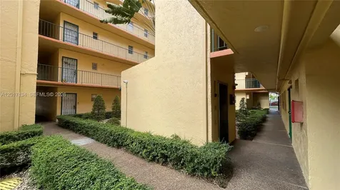 1975 W 44th Place Hialeah FL 33012