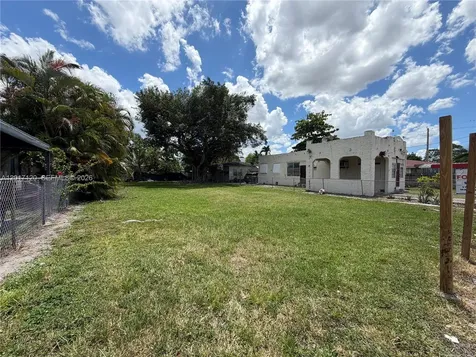 1376 NW 32nd Street Miami FL 33142