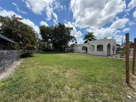 1376 NW 32nd Street Miami FL 33142