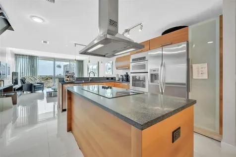 2950 NE 188th Street Aventura FL 33180