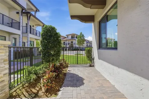 4426 83rd Parkway Doral FL 33166