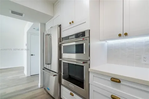 3675 N Country Club Drive Aventura FL 33180