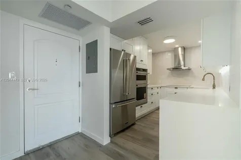 3675 N Country Club Drive Aventura FL 33180