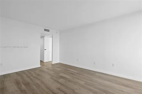3675 N Country Club Drive Aventura FL 33180