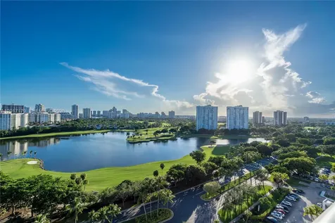 3675 N Country Club Drive Aventura FL 33180