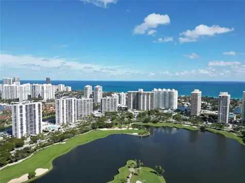3675 N Country Club Drive Aventura FL 33180