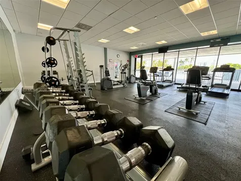 3675 N Country Club Drive Aventura FL 33180