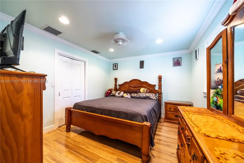 6472 Pierce Street Hollywood FL 33024