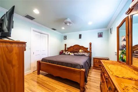6472 Pierce Street Hollywood FL 33024