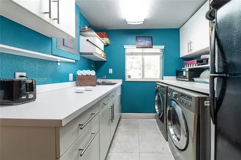 6472 Pierce Street Hollywood FL 33024