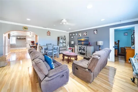 6472 Pierce Street Hollywood FL 33024