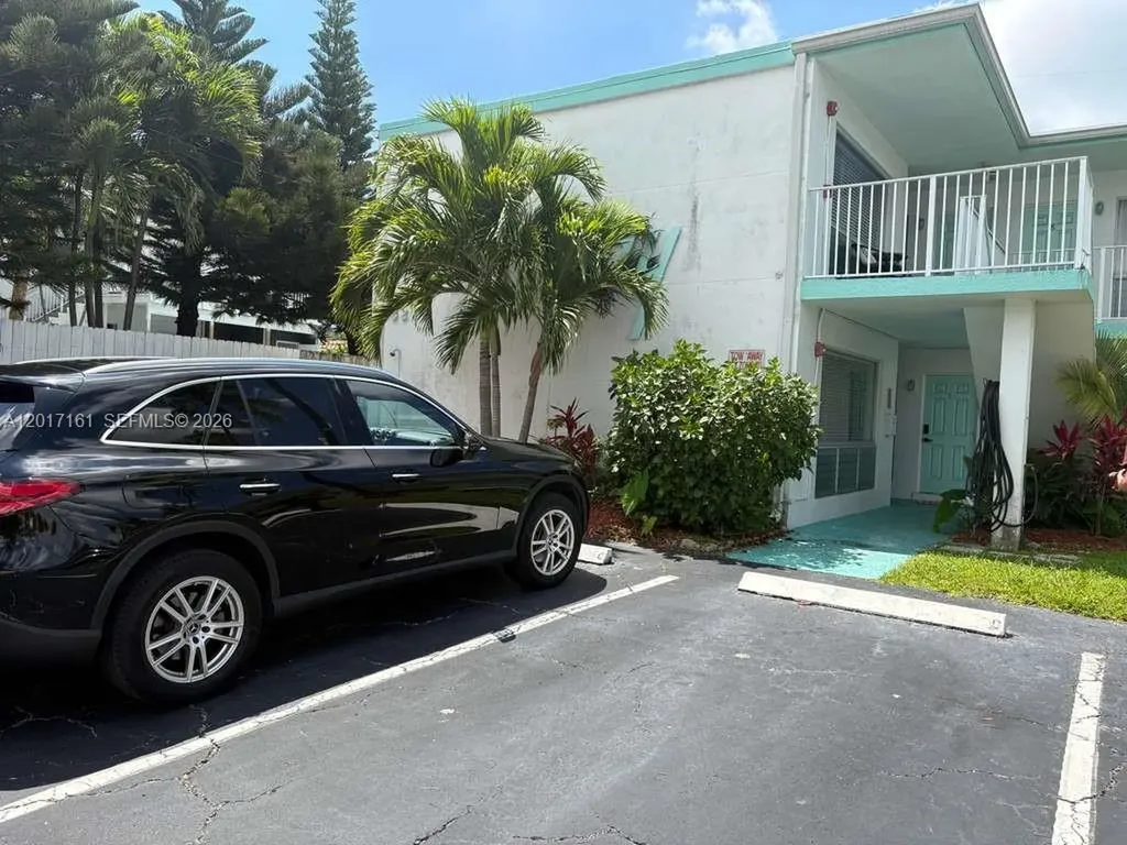 3212 NE 7th Place Pompano Beach FL 33062