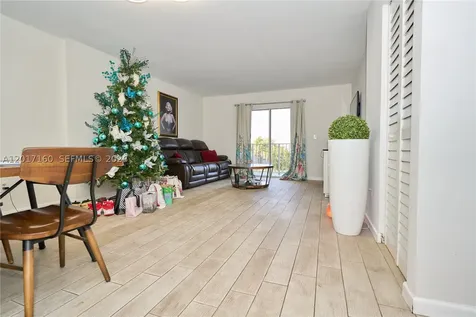 8240 SW 210th Street Cutler Bay FL 33189