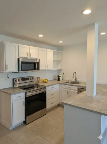 926 Michigan Avenue Miami Beach FL 33139