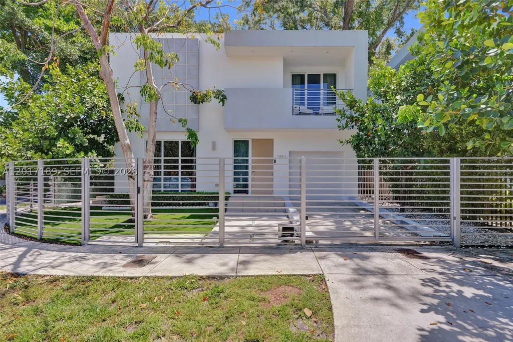 2851 SW 33rd Court Miami FL 33133
