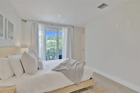 2851 SW 33rd Court Miami FL 33133