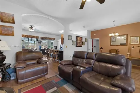 2915 SE 4th Place Homestead FL 33033
