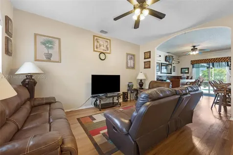 2915 SE 4th Place Homestead FL 33033