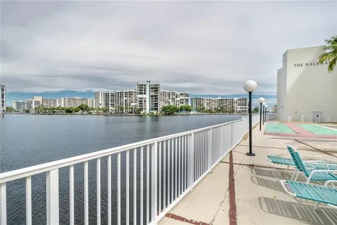 3800 S Ocean Drive Hollywood FL 33019